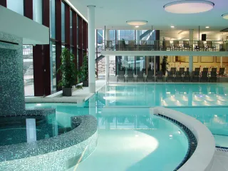 Produktsysteme für die Abdichtung und Fliesenverlegung in Schwimmbädern Produktsysteme für die Abdichtung und Fliesenverlegung in Schwimmbädern